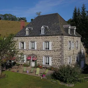 Couette-café La Nichée, Rochefort-Montagne